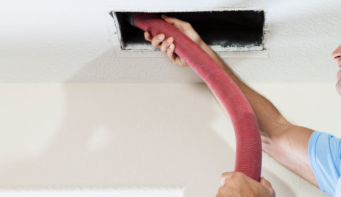 Duct cleaning service for old home